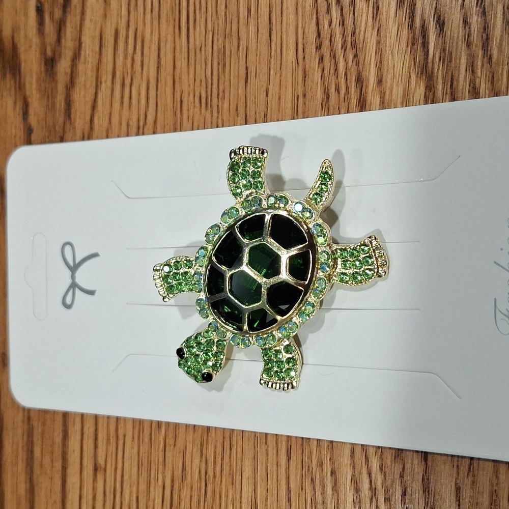 Green Turtle Brooch - Picture 3 of 3